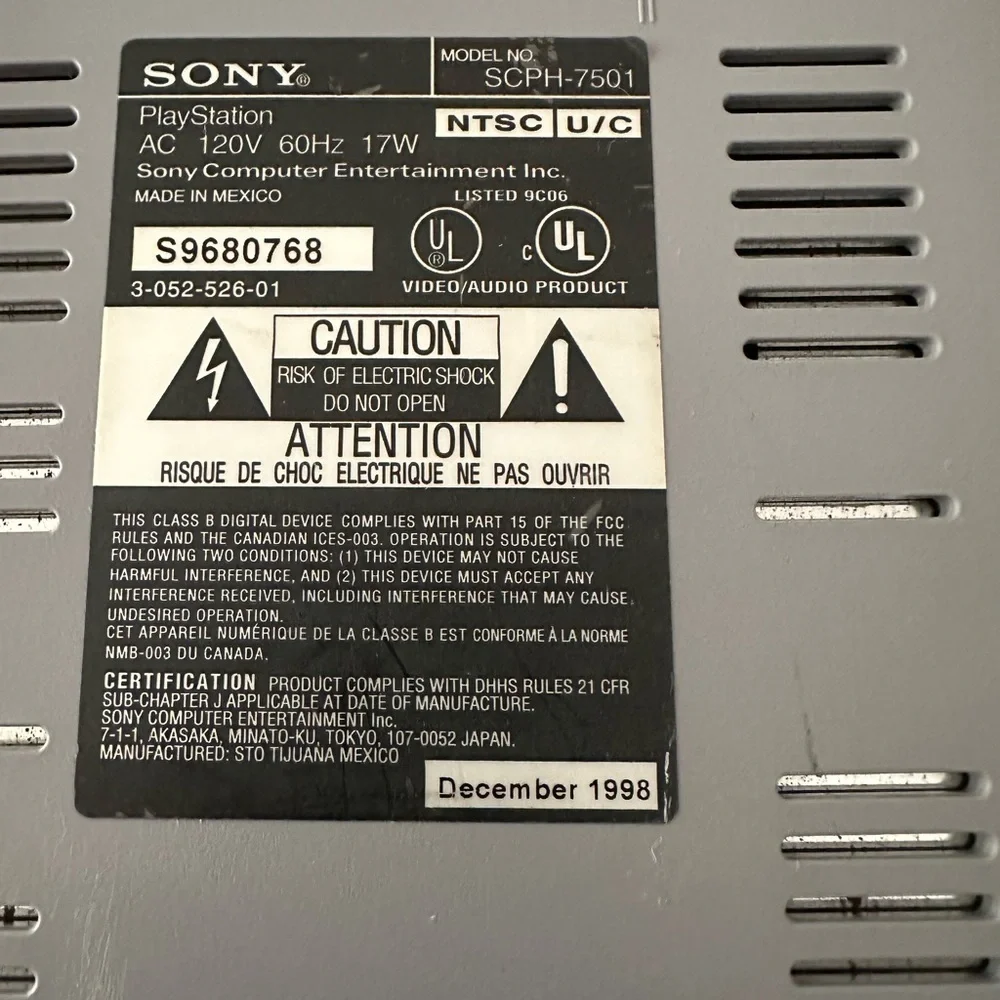 Play Station1 system 1998 SCPH-7501